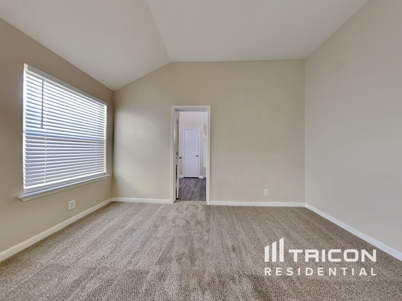 Building Photo - 8527 Rita Blanca Dr