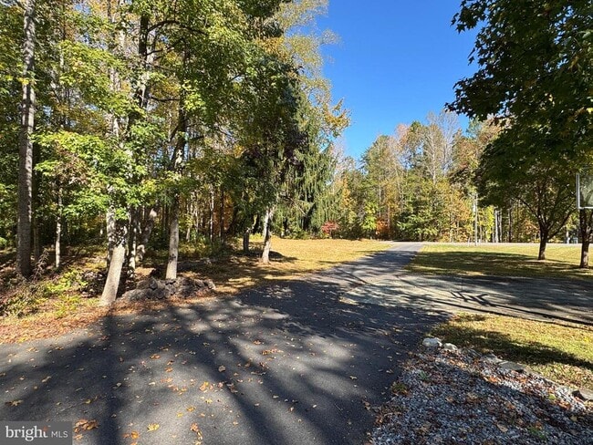 Building Photo - 5 Artillery Dr