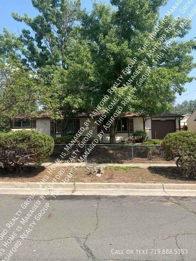 Building Photo - 2215 Bonfoy Ave