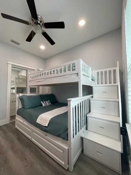 Building Photo - 2226 Joan Ave