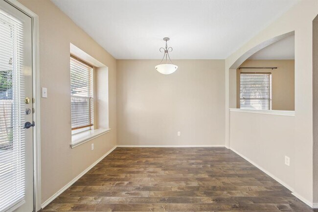 Building Photo - 1132 Pine Portage Loop