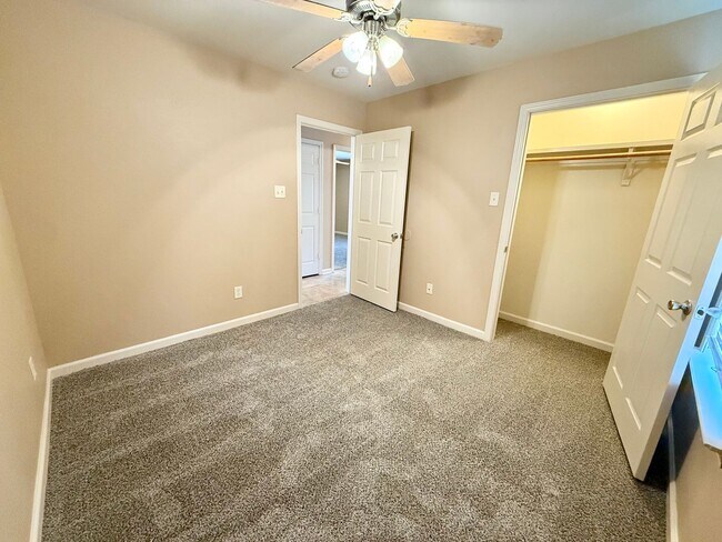 Building Photo - 339 Princess Place