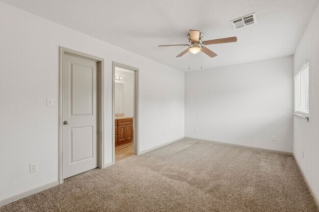 Building Photo - 630 Magnolia Bend
