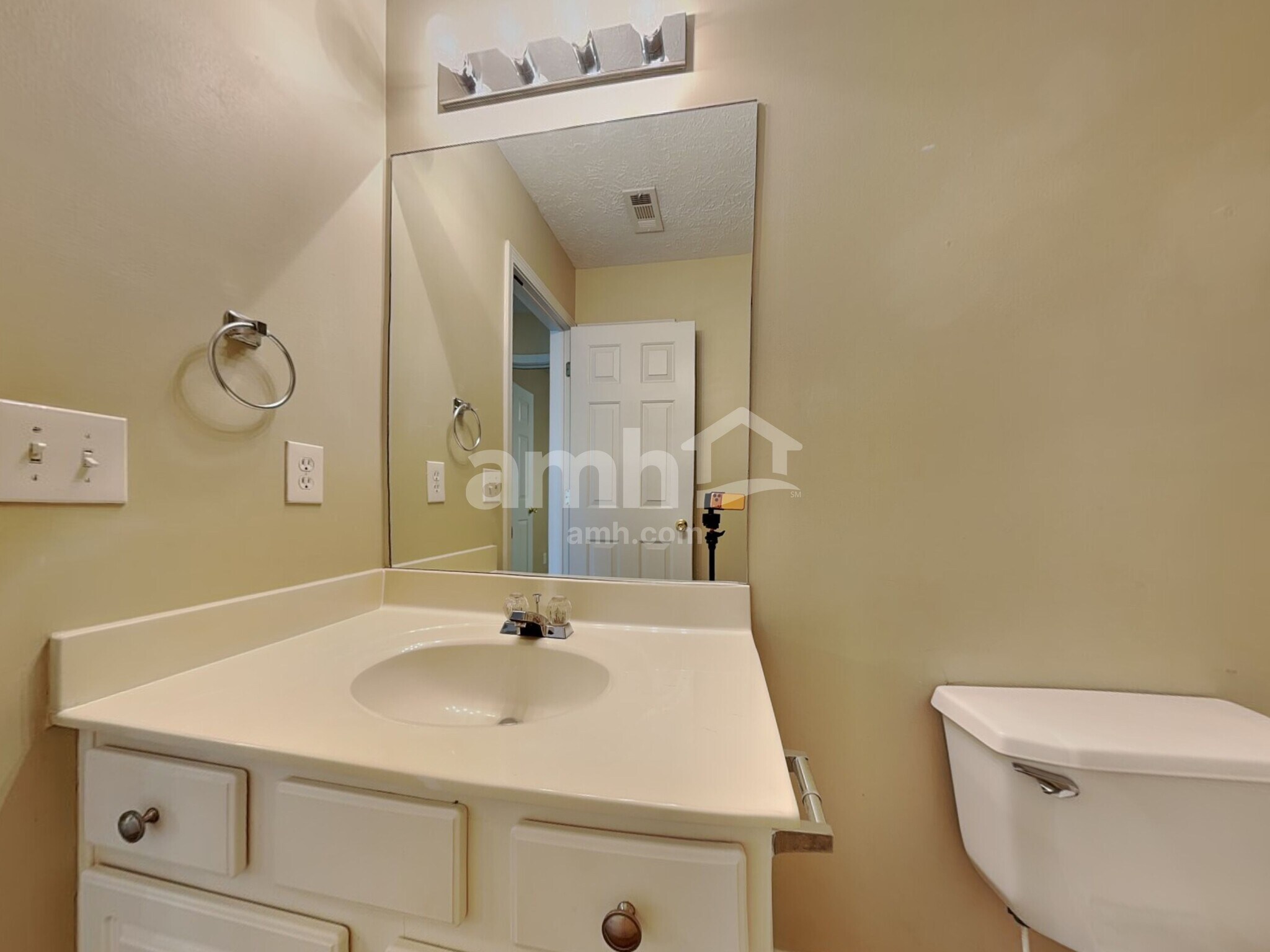 Building Photo - 329 Westminster Dr