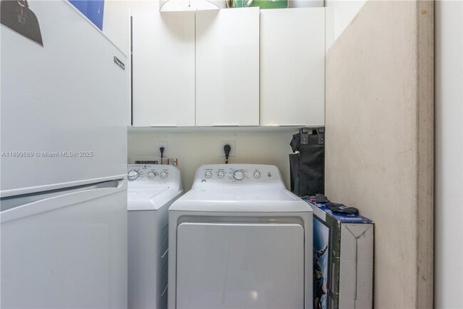 Building Photo - 10245 NW 63rd Terrace