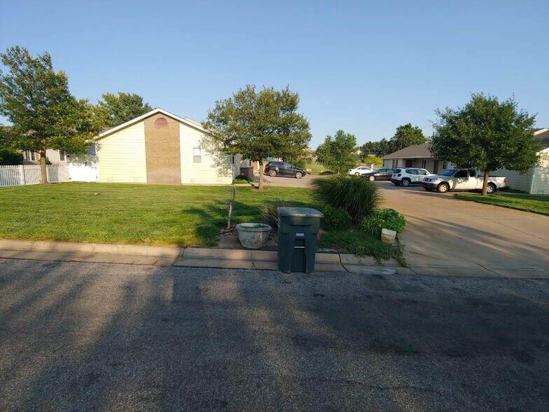 Building Photo - 2802 Maralane Ave