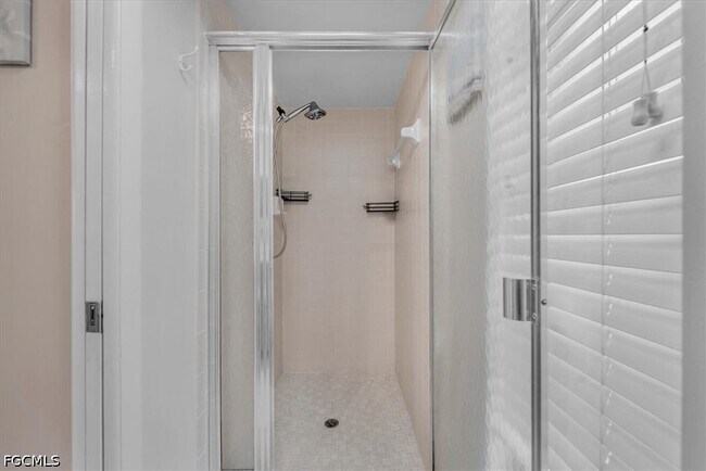 Building Photo - 108 SE 47th St