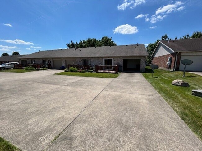 Building Photo - Updated Ranch with 2 Bedrooms, 1 Bath, and 1-Car Attached Garage in Troy, Ohio - Your Perfect Hom...
