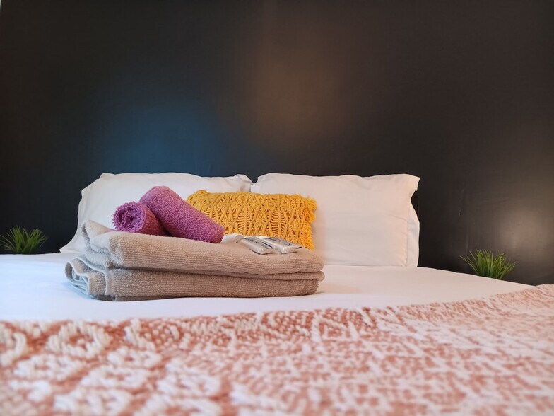 Building Photo - 88 Wesleyan Ave