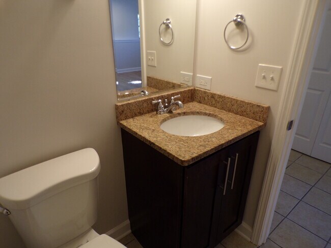 Building Photo - 891 Essex Cir