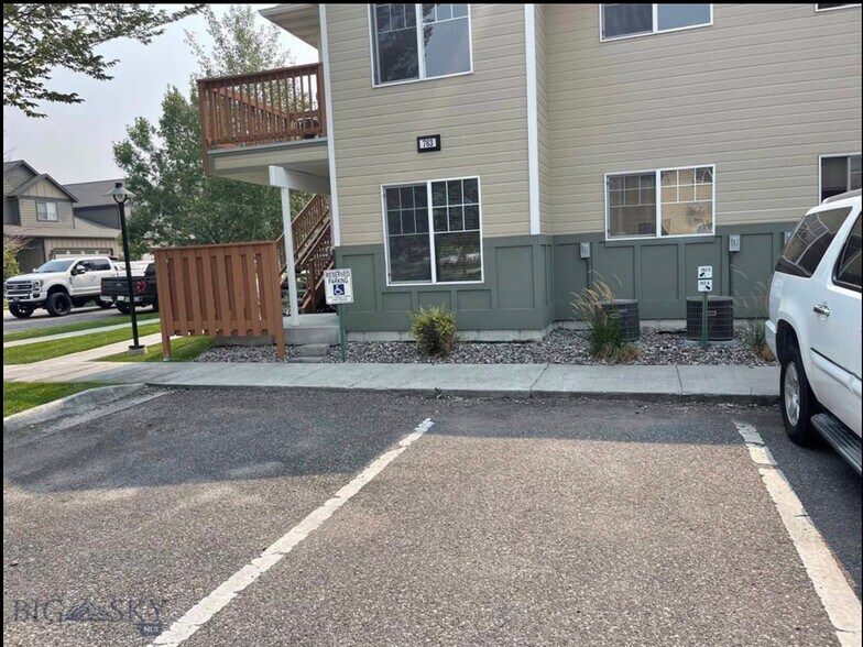 Building Photo - 763 Forestglen Dr