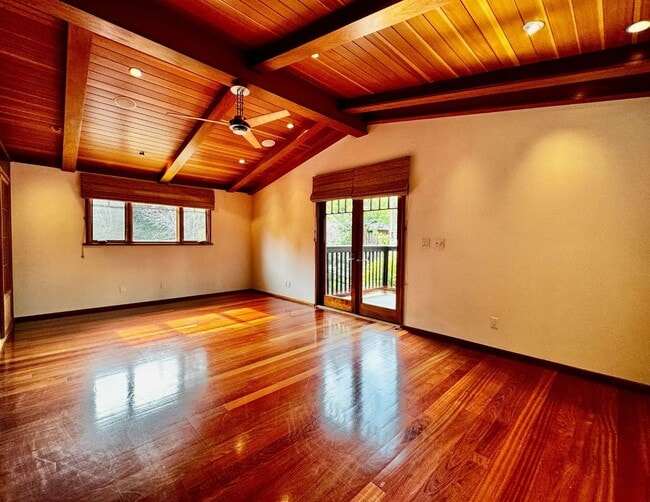 Building Photo - Private. Polished. Perfectly Larkspur.