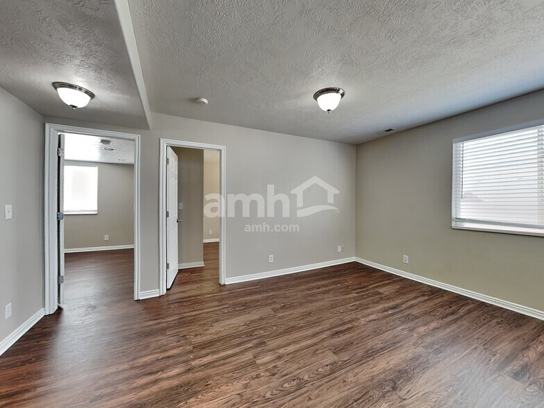Building Photo - 5521 W Stone Blf Wy