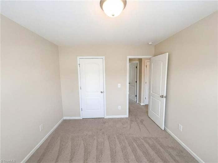 Building Photo - 2518 Macleod St