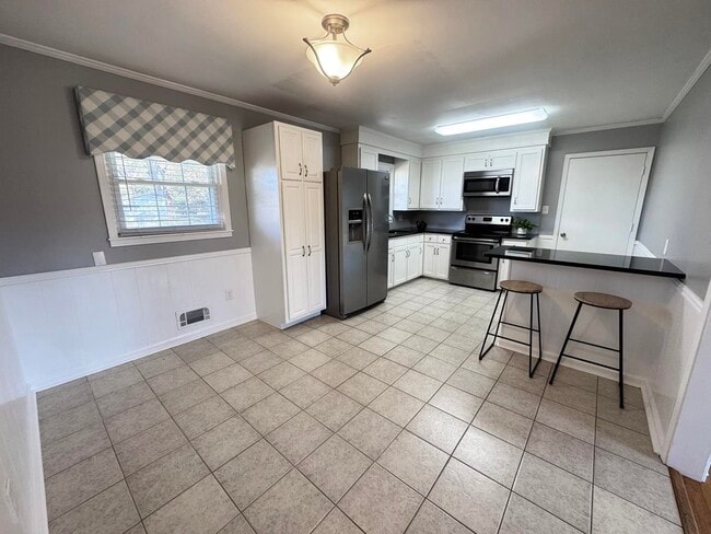 Building Photo - 316 Emmett Ave