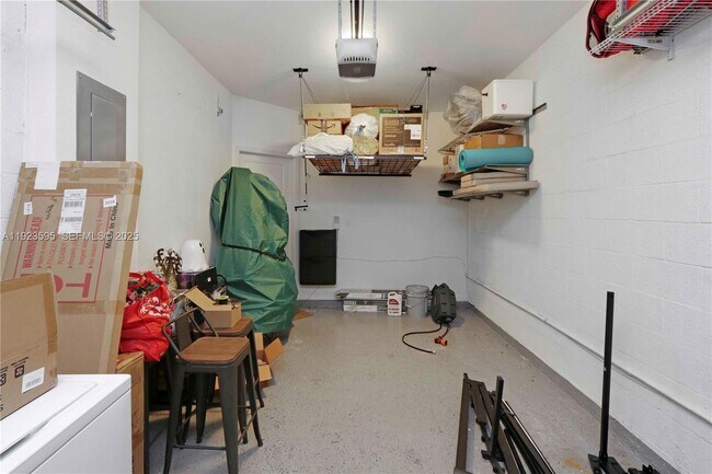 Building Photo - 1457 SE 26th Ave