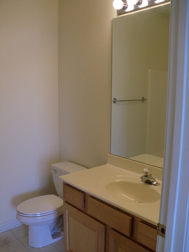 Building Photo - 1115 Kennesaw Ridge Rd