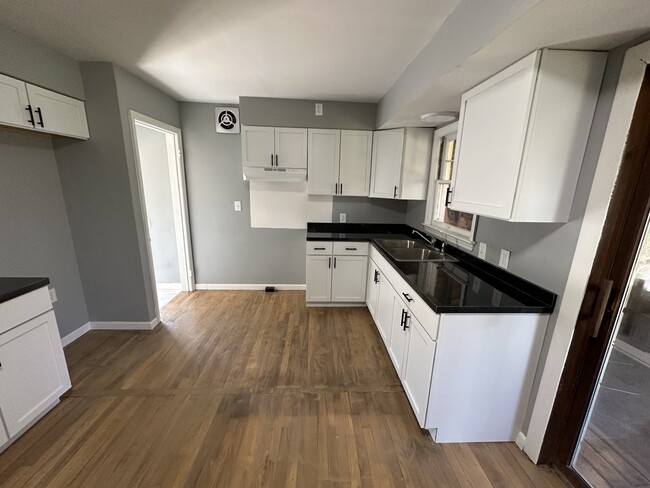 Building Photo - 1709 N Ballenger Hwy