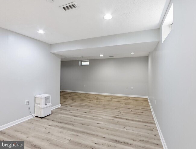 Building Photo - 8 Quails Nest Ct