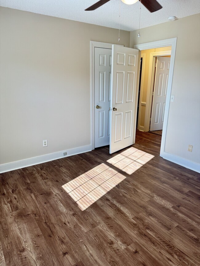 Building Photo - 3564 Mills Rd