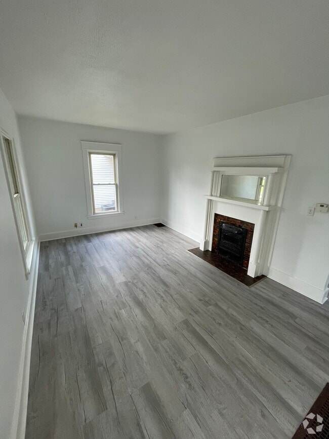 Building Photo - 2105 Sherman Ave
