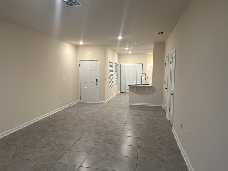 Building Photo - 70 Summer Daze Dr