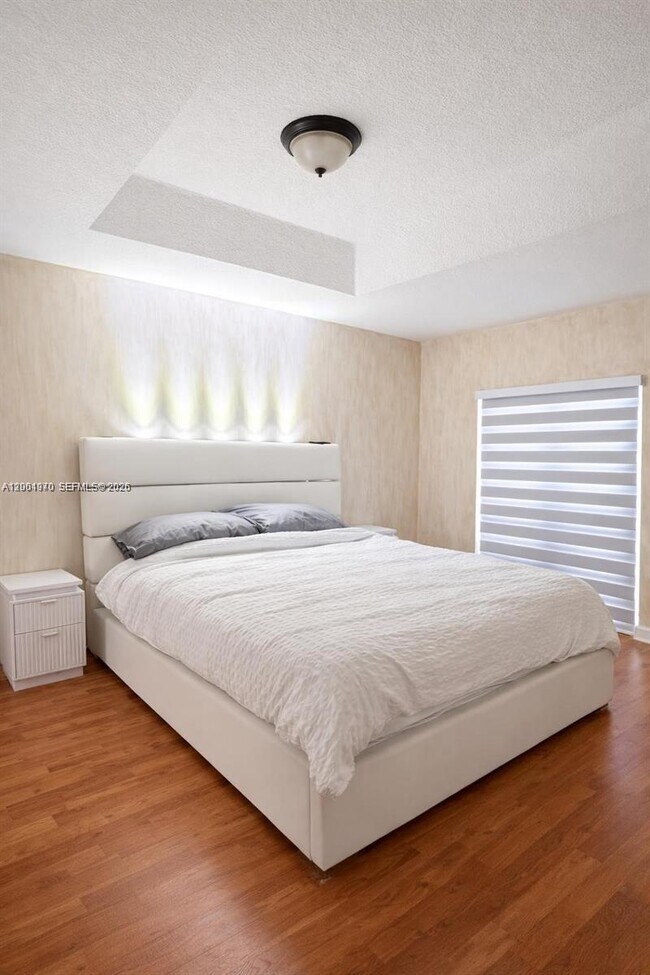 Building Photo - 5724 NW 112th Pl