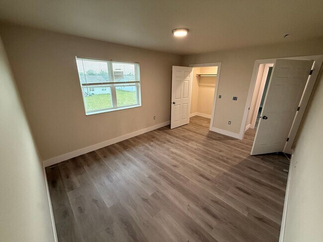 Building Photo - Brand New 3 Bedroom Duplex