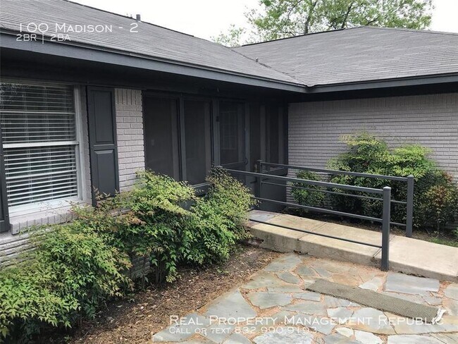 Building Photo - 100 Madison