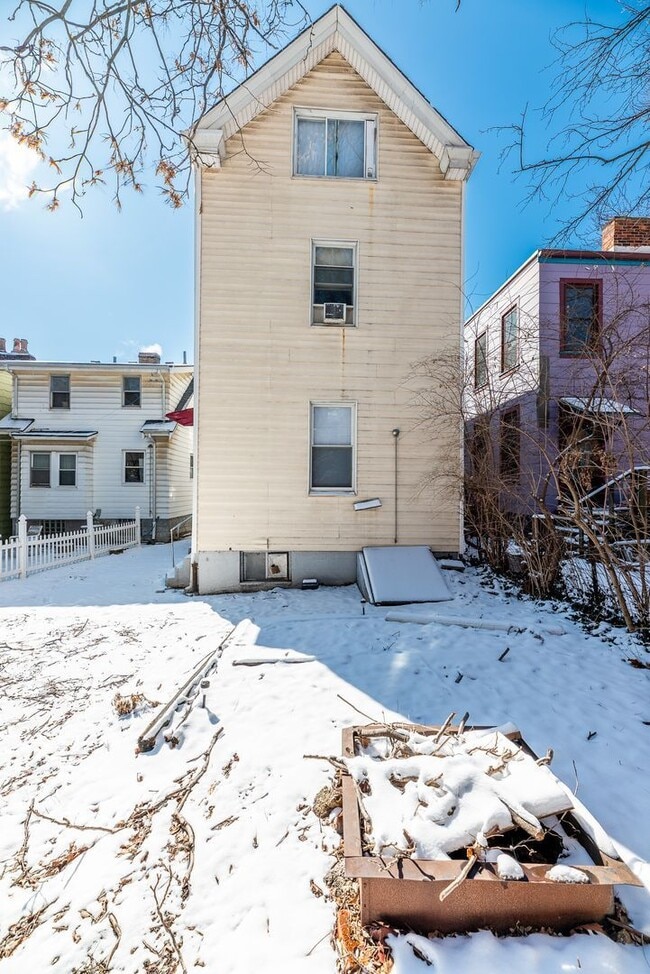 Building Photo - 426 Ada St