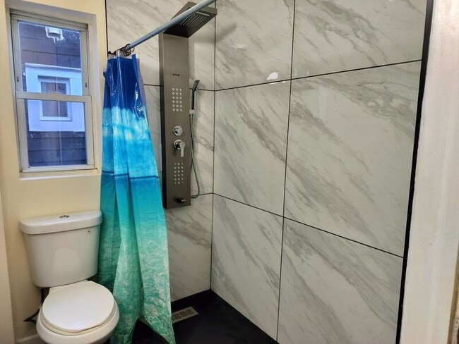 Building Photo - 148 Hamilton Ave