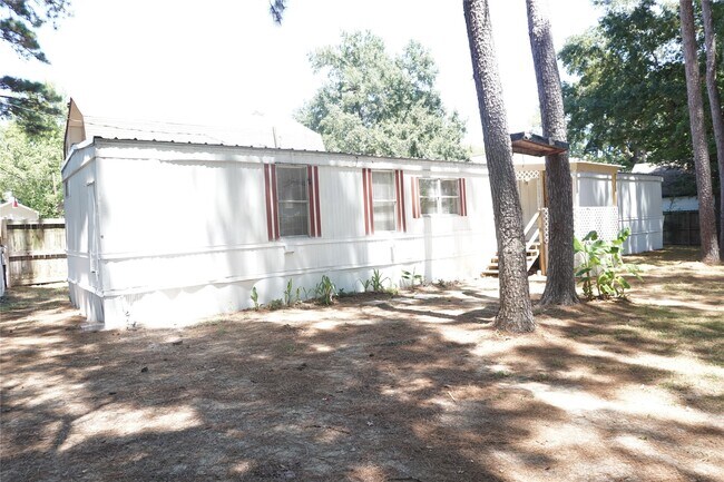 Building Photo - 10970 Maywood St