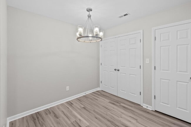 Building Photo - 1233 Cross Creek Cir