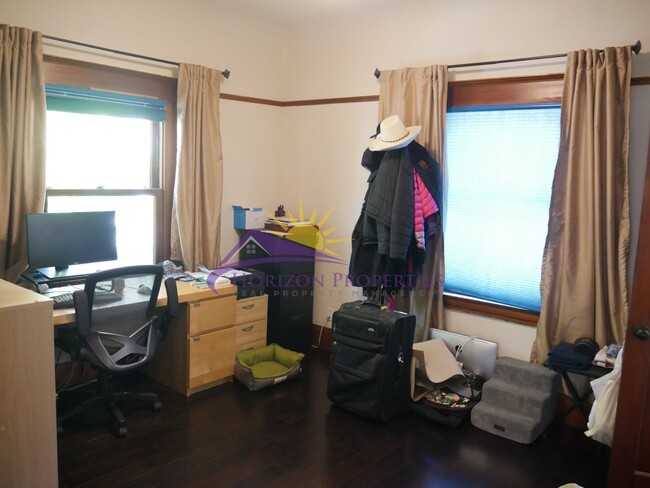 Building Photo - Unique 3 Bed 2 Bath 1,359 Sq. Ft. Midtown ...