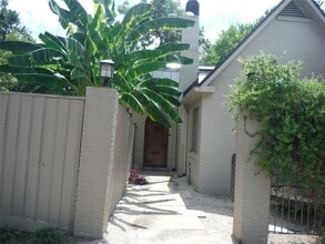 Building Photo - 1210 Marshall Ln