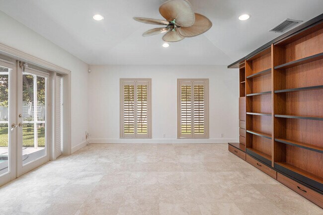 Building Photo - 263 S Maya Palm Dr