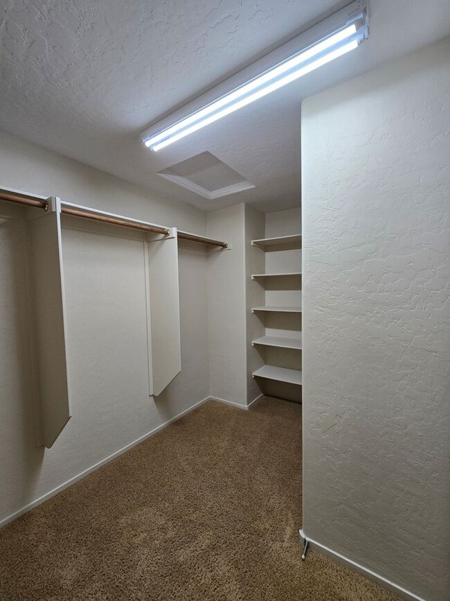 Building Photo - An Amazing 3 Bedroom, 2 Story Home in Silverstone Ranch.