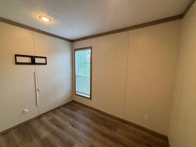 Building Photo - 8907 Deerwood Dr