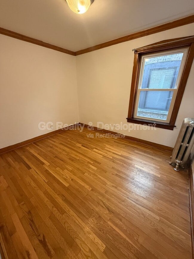 Building Photo - 2926 N Avers Ave