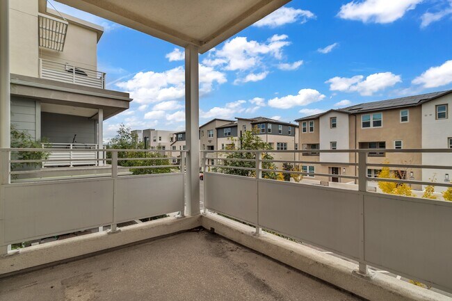 Building Photo - 1879 Union St