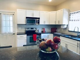 Building Photo - 2518 E 124th St