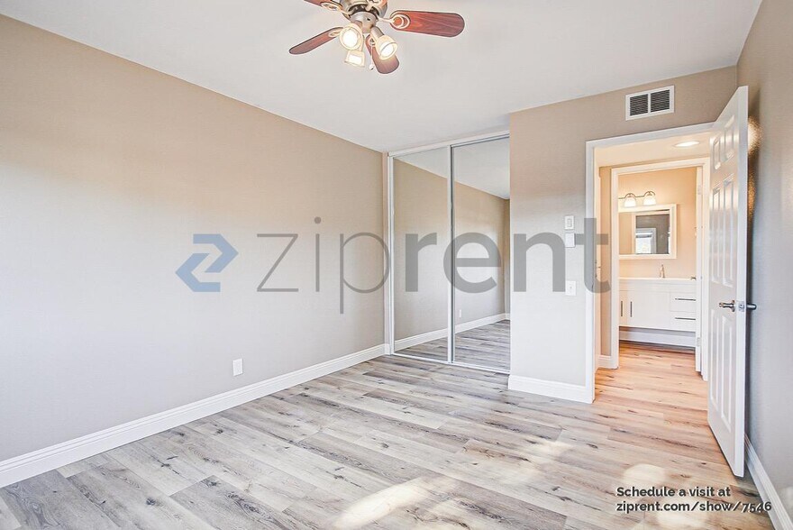 Building Photo - 770 Silver Cloud St