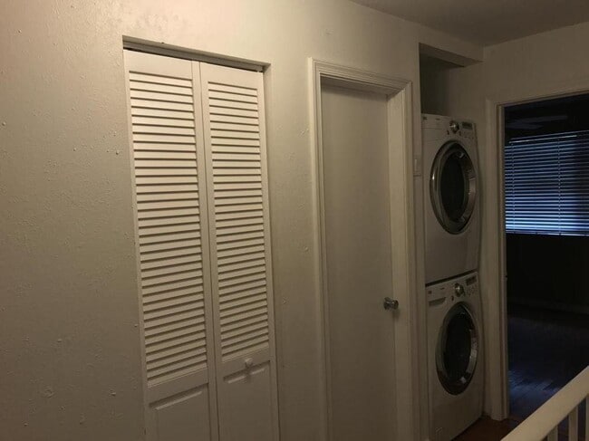 Building Photo - 139 Sparrow Dr