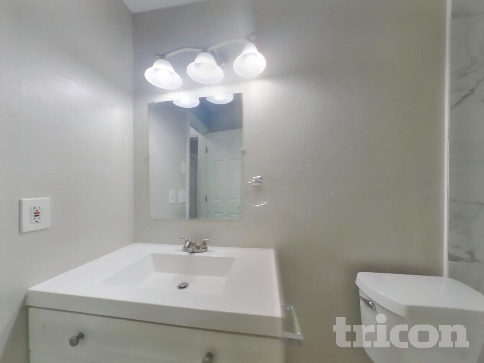 Building Photo - 505 E 40th St