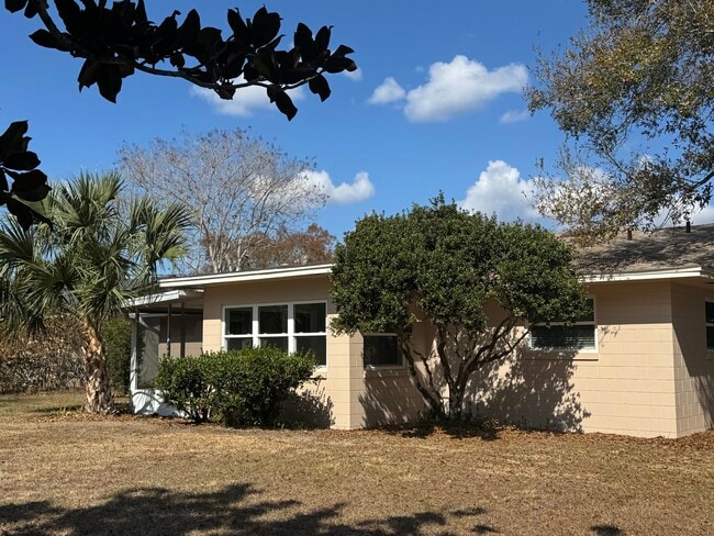 Building Photo - 2236 Northland Rd