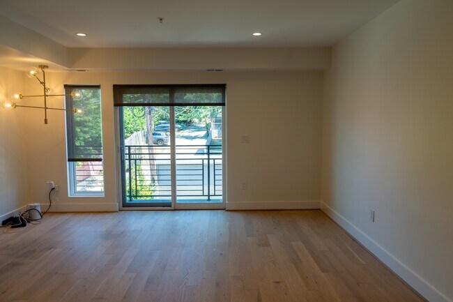 Building Photo - 1631 Montello Ave NE