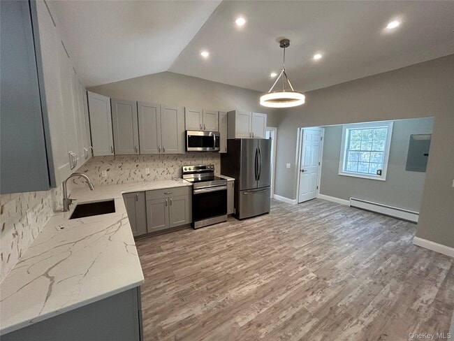 Building Photo - 135 Gale Rd