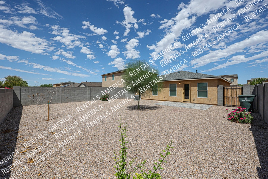 Building Photo - 123 E Bobcat Pl