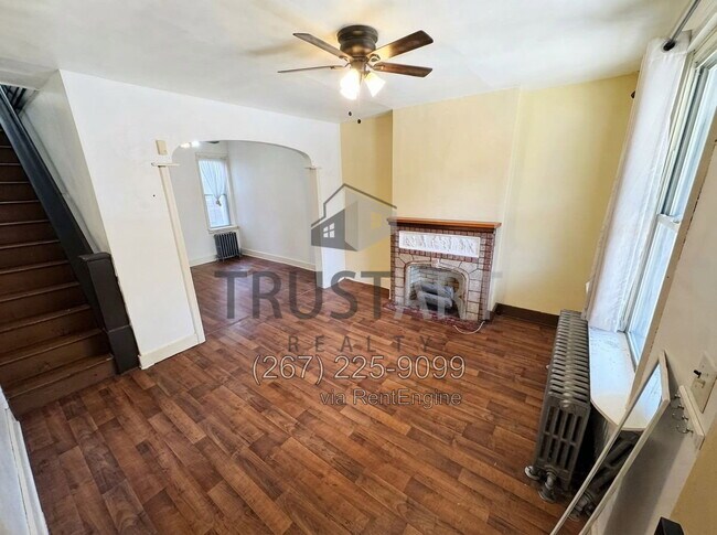 Building Photo - 4747 N Mascher St