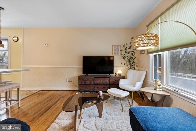 Building Photo - 516 Hollingsworth Dr